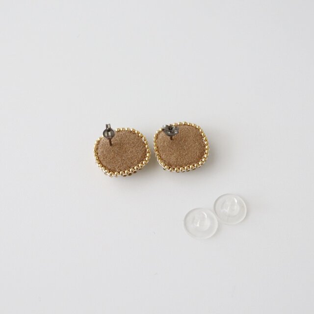 スクエアビーズ刺繍ピアス（ブラウンマーブル） | iichi 日々の暮らし 