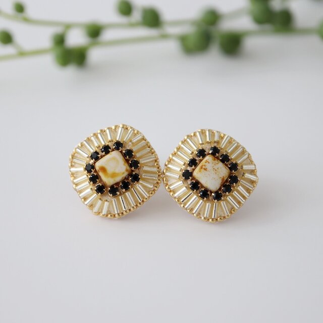 スクエアビーズ刺繍ピアス（ブラウンマーブル） | iichi 日々の暮らし