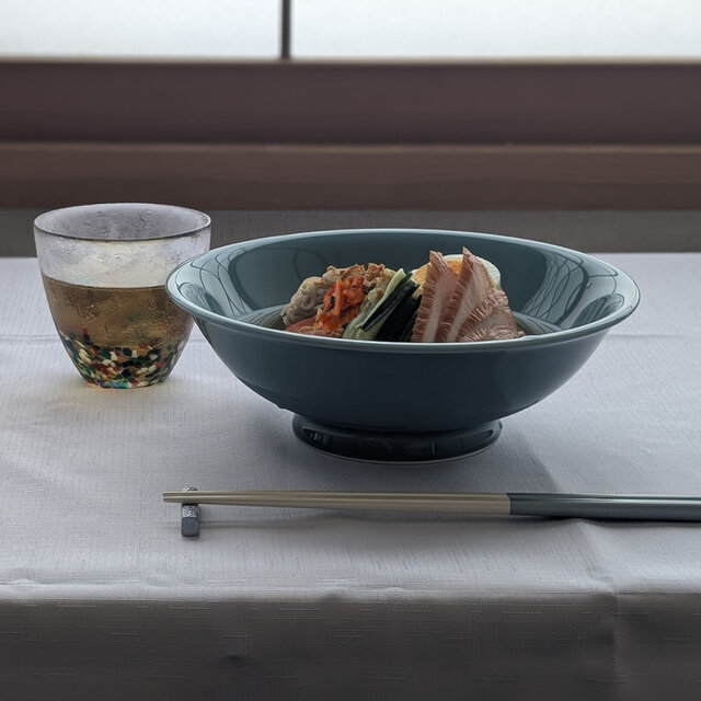 青磁 7寸反りめん丼 | iichi 日々の暮らしを心地よくするハンドメイド