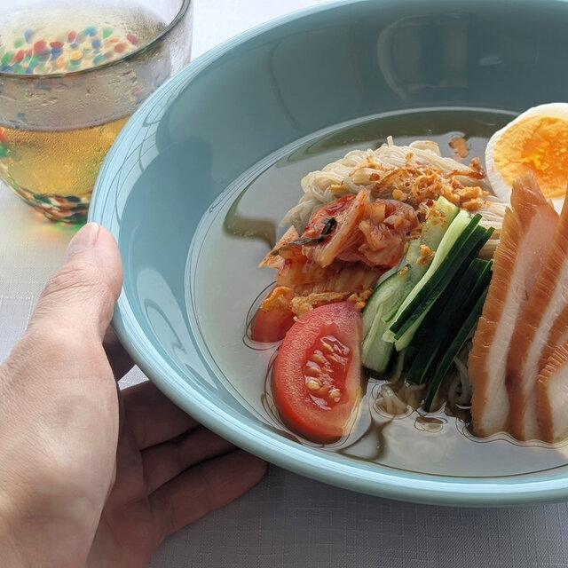 青磁 7寸反りめん丼 | iichi 日々の暮らしを心地よくするハンドメイド