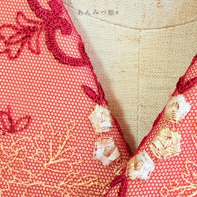 洗える刺繍半衿 真紅とゴールド | iichi 日々の暮らしを心地よくする