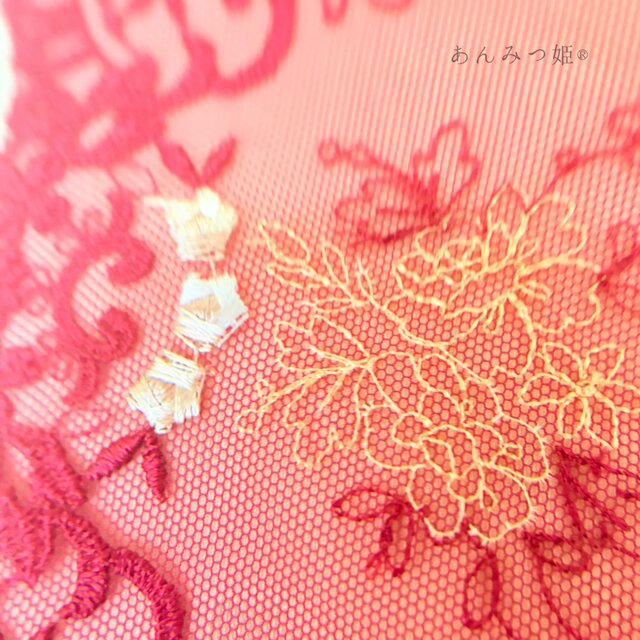 洗える刺繍半衿 真紅とゴールド | iichi 日々の暮らしを心地よくする