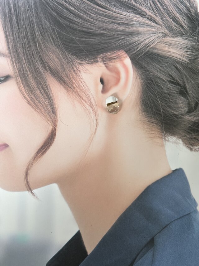ハウライトと水晶の金継ぎピアス｜白と透明の天然石イヤリング | iichi