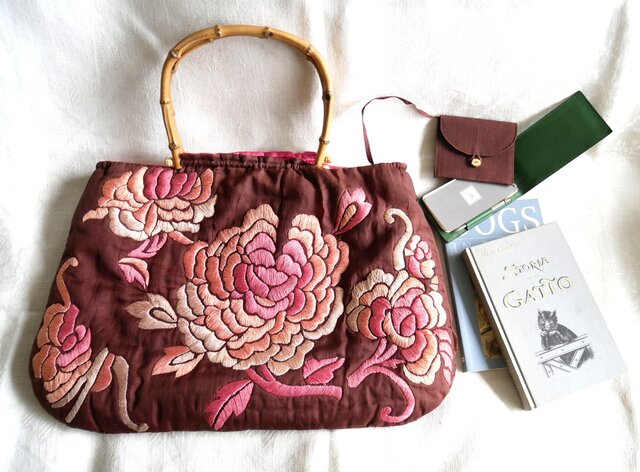 レトロフラワーのバンブーバック　手刺繍　ハンドメイド Jamin Puech】ヴィンテージバッグ ボタンの花の刺繍飾りバンブー