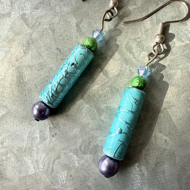 P792-ヴィンテージピアス U.S.A. 1970-80's Turquoise Blue Tube Beads