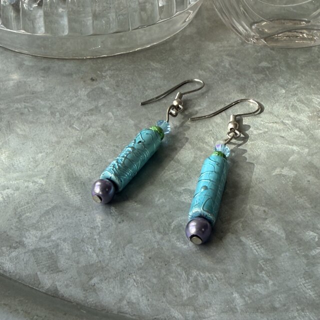 P792-ヴィンテージピアス U.S.A. 1970-80's Turquoise Blue Tube Beads