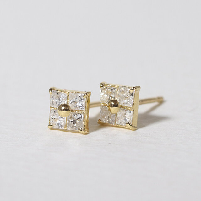 K18 0.30ct スクエアダイヤモンドピアス 四角 18金 華やか イエロー