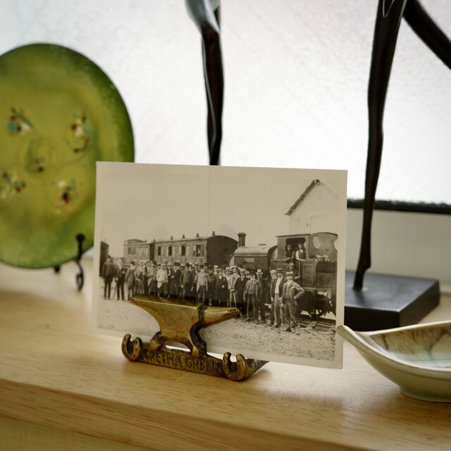 Metal Letter Holder | iichi 日々の暮らしを心地よくするハンドメイド
