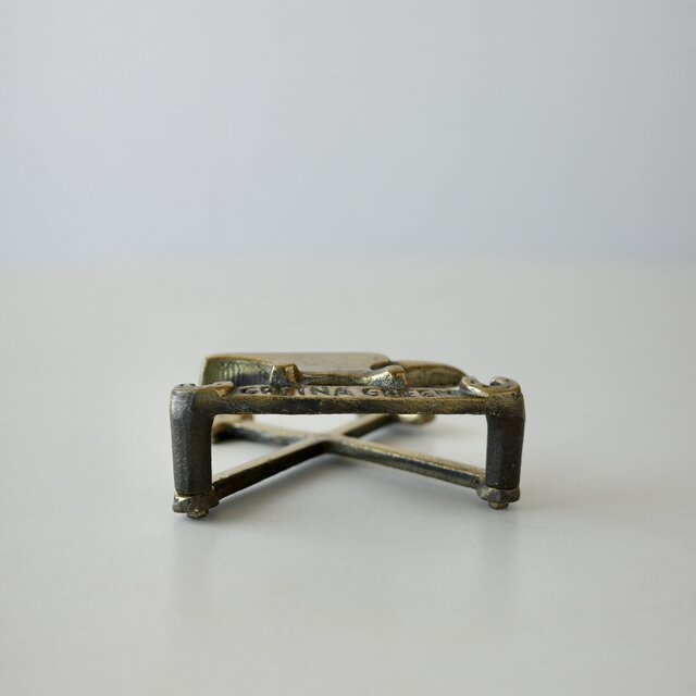 Metal Letter Holder | iichi 日々の暮らしを心地よくするハンドメイド