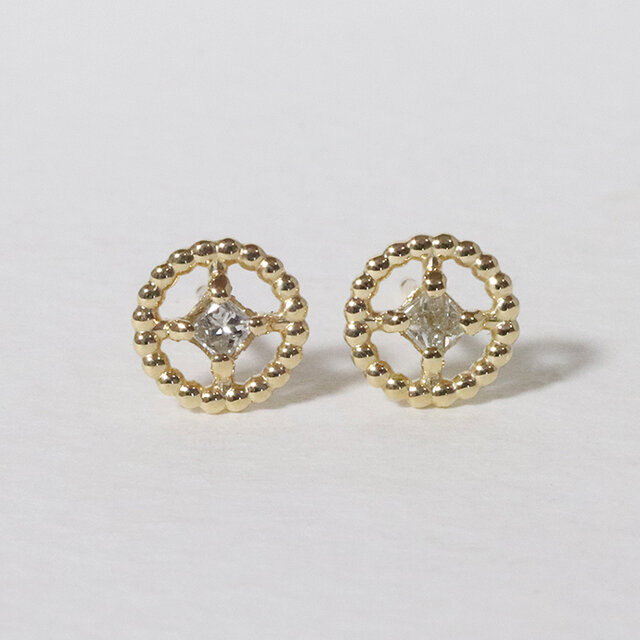 K18 0.08ct スクエアダイヤモンドピアス ミル玉 18金 華やか イエロー