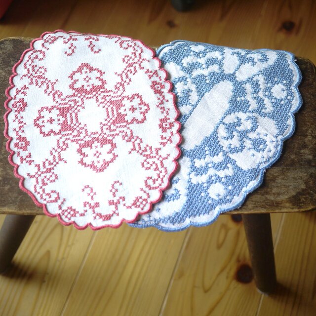 一色刺繍 楕円ドイリー2枚 クロスステッチ ドイツ | iichi 日々の