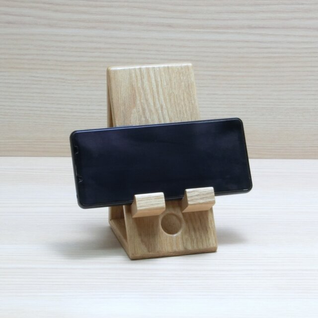 スマホスタンド（天然木タモ材、縦横置き・充電対応） | iichi 日々の