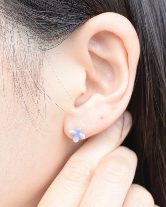 七宝焼｜小さな野花のシングルピアス ラベンダー | iichi 日々の暮らし