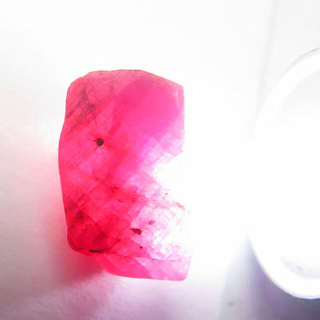 現品限り】ルビー 原石 南インド産 非加熱 7.4ct 結晶 コランダム