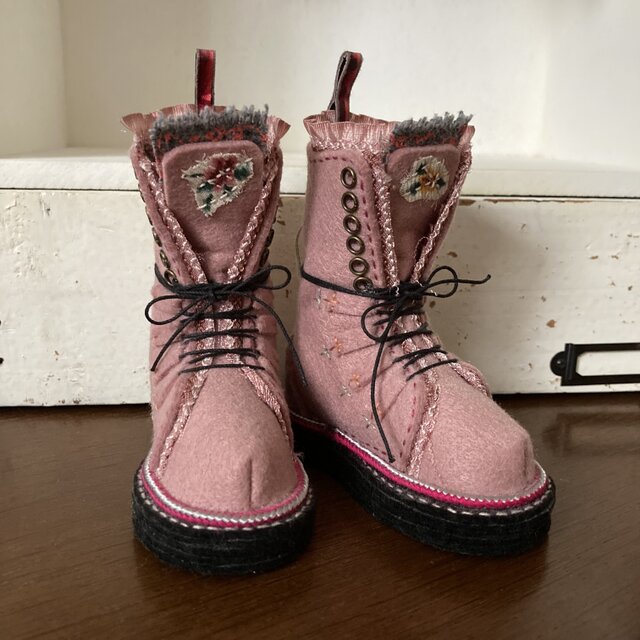 ピンキーヒールミドルブーツショッキングピンク24cm フエルトブーツのオブジェ【ピンク】 | iichi 日々の暮らしを心地よく