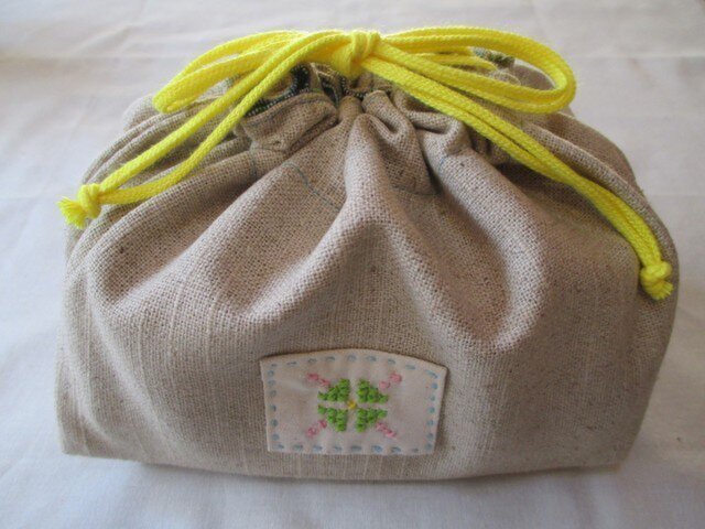 ナチュラルお弁当袋*刺繍の画像1枚目