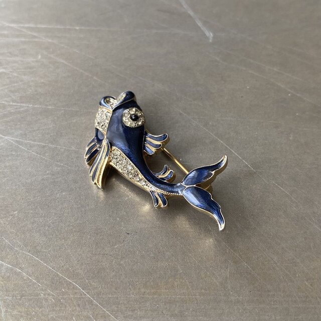カナダ製　D'ORLAN　ヴィンテージ　ドーラン　お魚　海　ネックレス　ブローチ Vintage 70s-80s USA D'ORLAN enamel fish brooch | iichi 日々の