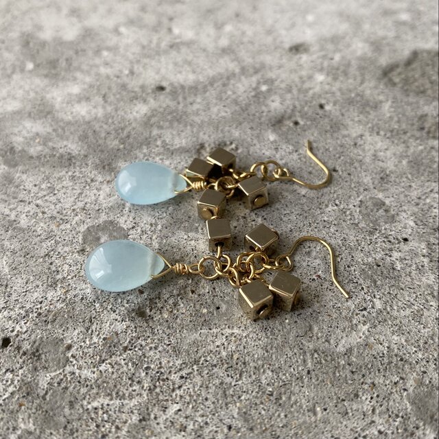Vintage 00s light blue natural stone chalcedony pierce | iichi 