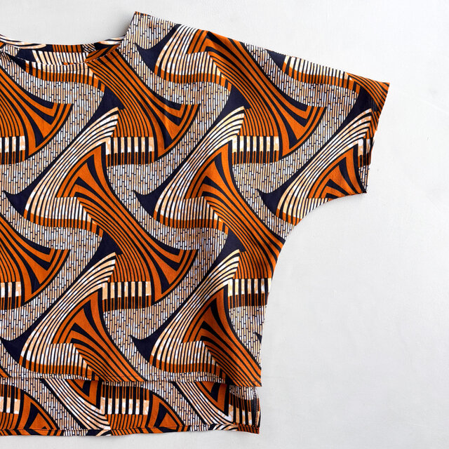 アフリカンワックスプリント Tシャツ Lesedi | iichi 日々の暮らしを