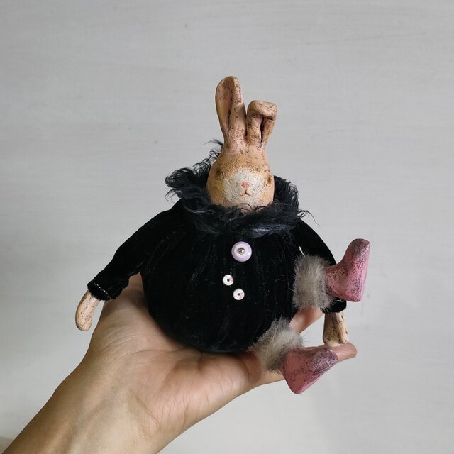 うさぎ ウサギ氏 | iichi 日々の暮らしを心地よくするハンドメイドや