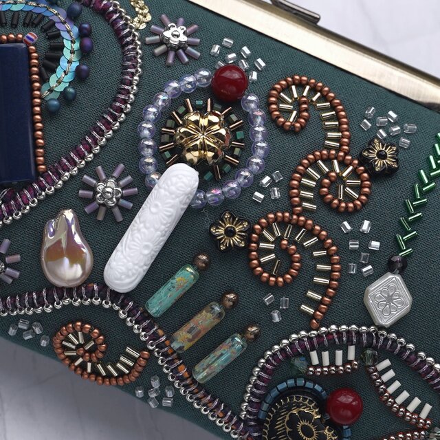 ビーズ刺繍のがま口 No.10｜青緑｜ガーゼ素材｜マチなしポーチ｜カード