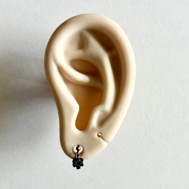 ハンドメイド　ノンホールピアス No.67 ノンホールピアス No.1234ブラック | iichi 日々の暮らしを心地よく