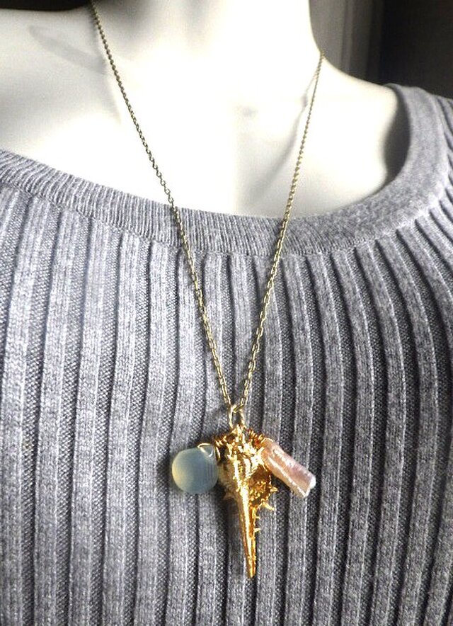 Murex Seashell with Chalcedony and Pearl | iichi 日々の暮らしを