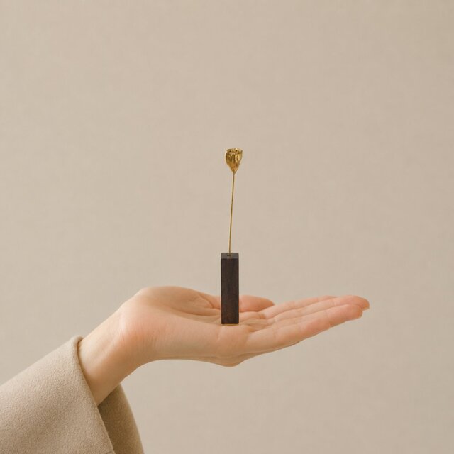 ハスの実オブジェ｜真鍮製 木製花瓶付き 新築祝い・ギフト | iichi