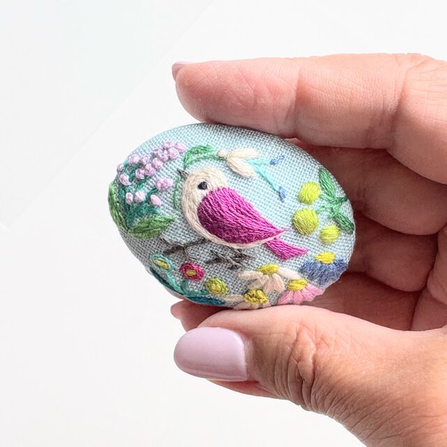 ことりと草花の刺繍ブローチ(botanical）#48 | iichi 日々の暮らしを