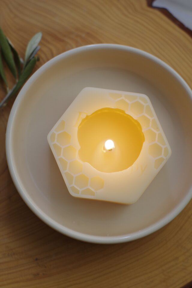 天然蜜蝋のハニカムキャンドル｜Bee Happy｜ミツバチの恵みを灯す