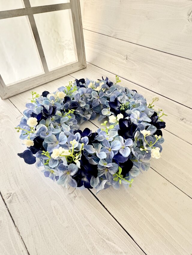 季節を飾る】青のグラデーションが美しい紫陽花リース | iichi 日々の