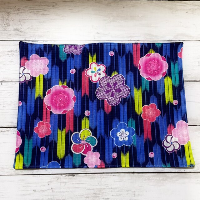 ランチョンマット小 (25×33) 【和柄・矢絣×梅☆紺】 | iichi 日々の