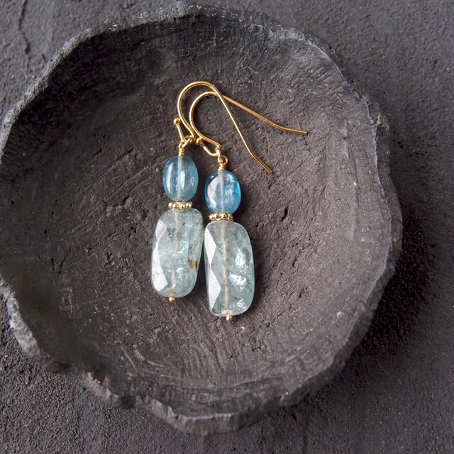 Kyanite Bicolor Earrings／カイヤナイト バイカラー ピアス（Oval