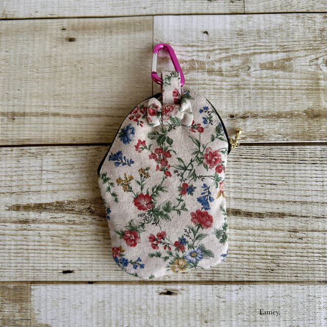 手刺繍】大人かわいい手刺繍猫ちゃんと向日葵×ブルースターの小さめ