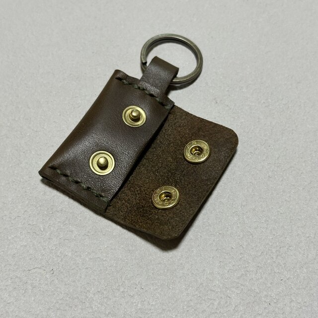 在庫品】レザーのコインケース型キーホルダー | iichi 日々の暮らしを