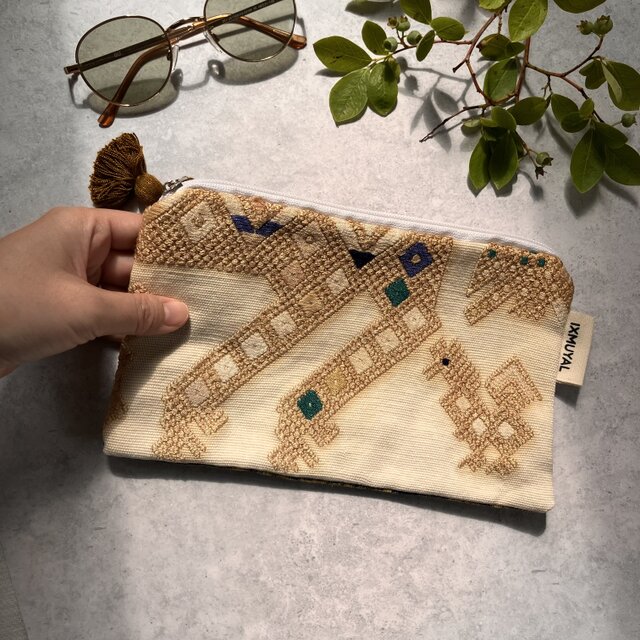 グアテマラ＊ヴィンテージウイピルのポーチ【M-a】ベージュ｜刺繍
