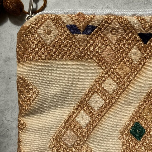 グアテマラ＊ヴィンテージウイピルのポーチ【M-a】ベージュ｜刺繍