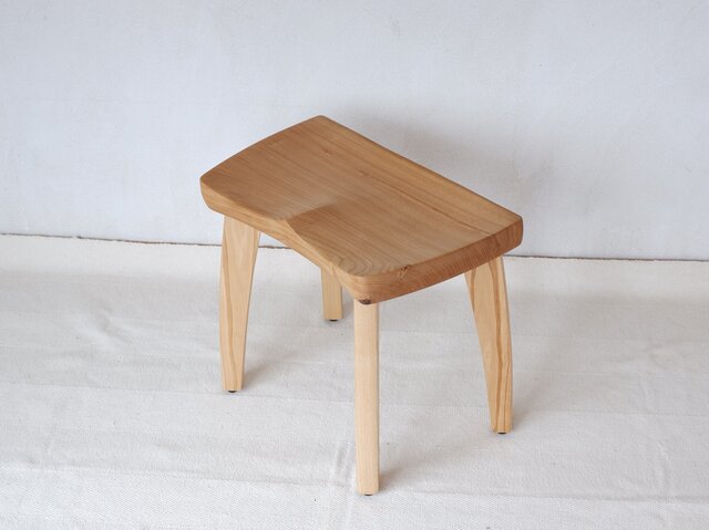 現品・一点物〉栗のスツール① | iichi 日々の暮らしを心地よくする