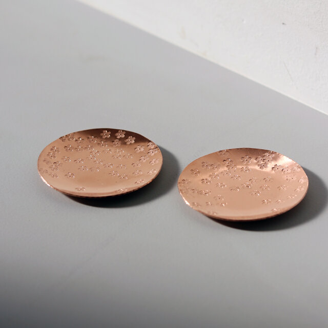 純銅の桜豆皿 | iichi 日々の暮らしを心地よくするハンドメイドや