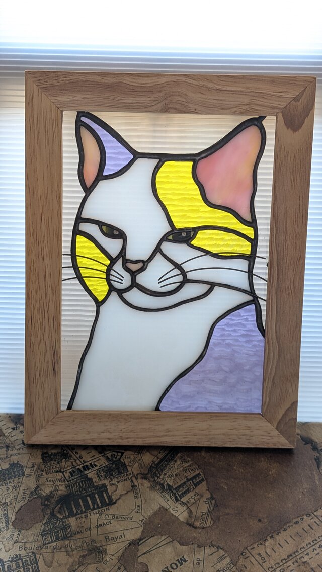 三毛猫のステンドグラス | iichi 日々の暮らしを心地よくする