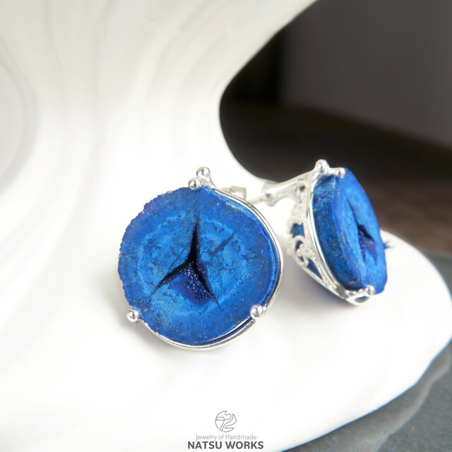 aoba.1225★ドイツ・アイフェル鉱山産アウイナイト★ピアスオーダー アズライト ジオード ピアス / Azurite Geode earring 077 | iichi