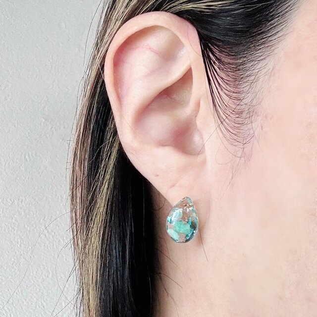 水色シェルのレジン✴︎梅雨のレインドロップピアス | iichi 日々の
