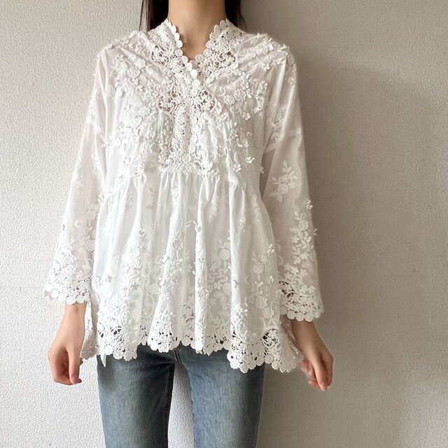 コットンレース刺繍・vネックブラウス | iichi 日々の暮らしを心地よく
