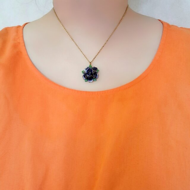 蒼*薇様 最終値下げ❗️イギリスヴィンテージ　ムーンストーンネックレス Austria》navy enamel flower オーストリア ヴィンテージネックレス