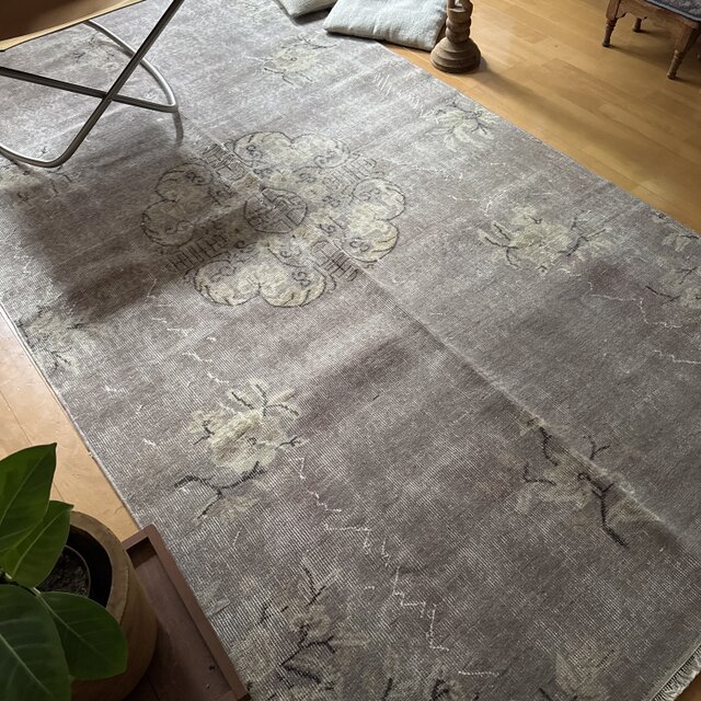 【75's vintage】177×94　ヴィンテージメダリオンラグ　厚6mm 大判131×250 グレージュ メダリオン 大人シック トルコヴィンテージ