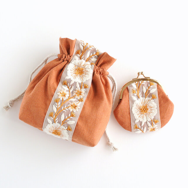 インド刺繍リボンのぽってりかわいい小さいがま口ポーチ テラコッタ