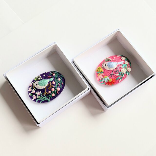 ことりと草花の刺繍ブローチ(botanical）#489 | iichi 日々の暮らしを