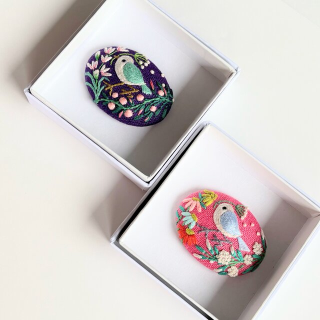 ことりと草花の刺繍ブローチ(botanical）#489 | iichi 日々の暮らしを
