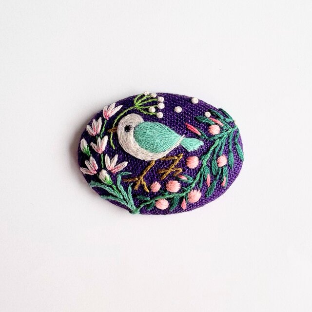ことりと草花の刺繍ブローチ(botanical）#489 | iichi 日々の暮らしを