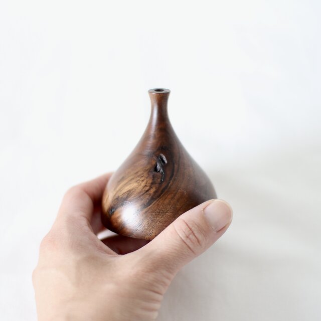 木の一輪挿し&フラワー Walnut C | iichi 日々の暮らしを心地よくする